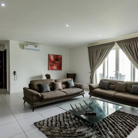 Accra Fine Suites - Henrietta'S Residences Exterior photo