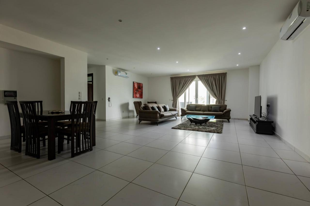 Accra Fine Suites - Henrietta'S Residences Exterior photo
