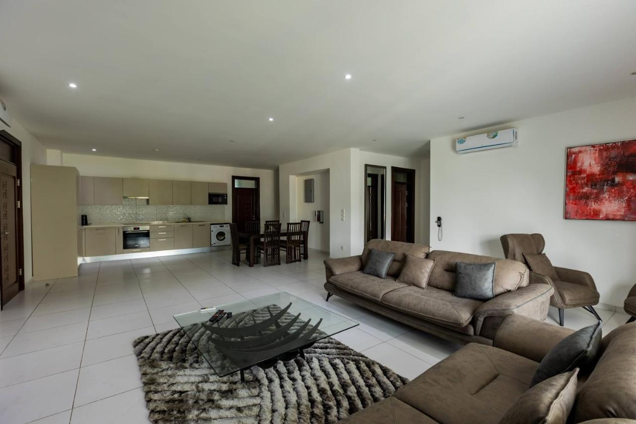Accra Fine Suites - Henrietta'S Residences Exterior photo