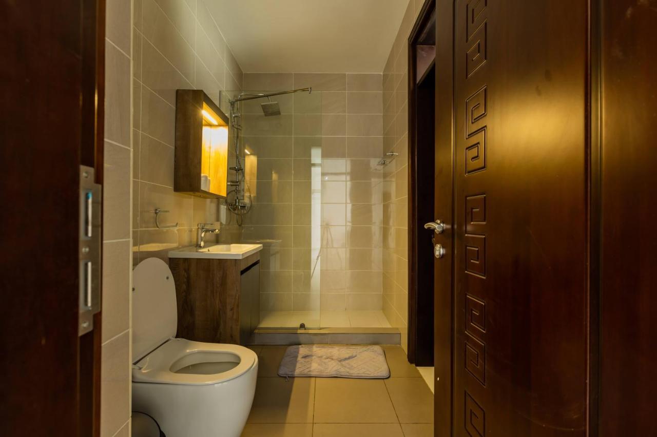 Accra Fine Suites - Henrietta'S Residences Exterior photo
